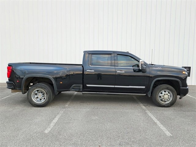 Used 2024 Chevrolet Silverado 3500 High Country w/ Technology Package image 6