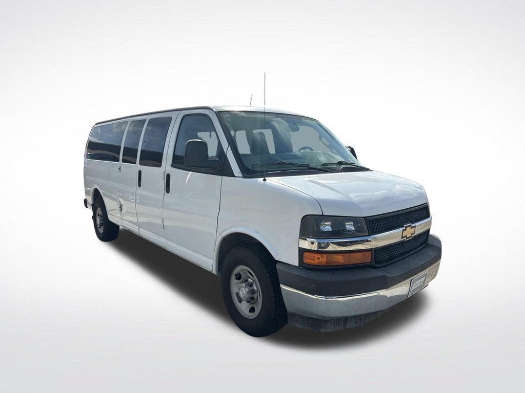 Used 2017 Chevrolet Express 3500 LT w/ LT Preferred Equipment Group RWD image 3