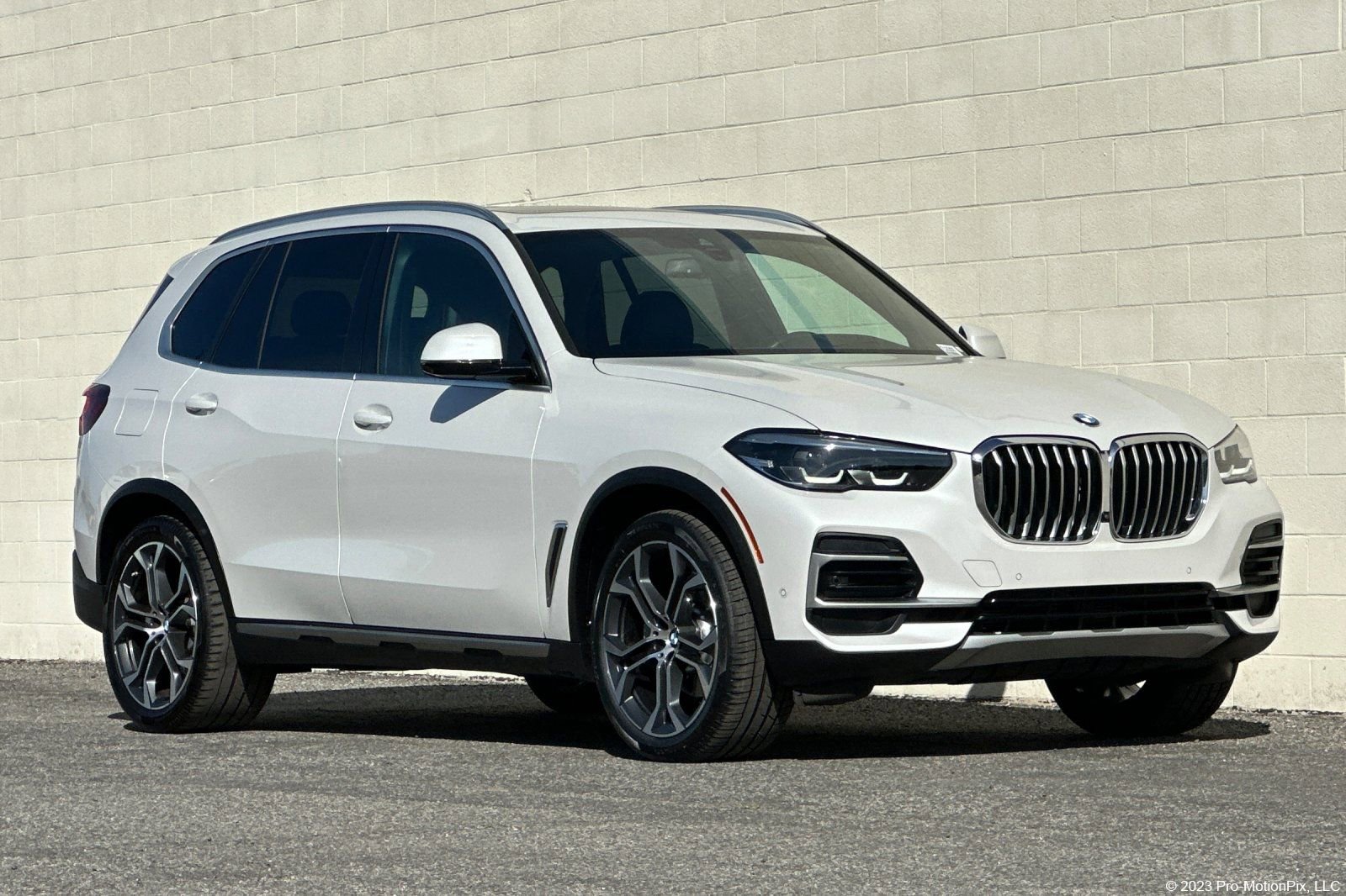 Used 2023 BMW X5 xDrive40i w/ Premium Package image 1