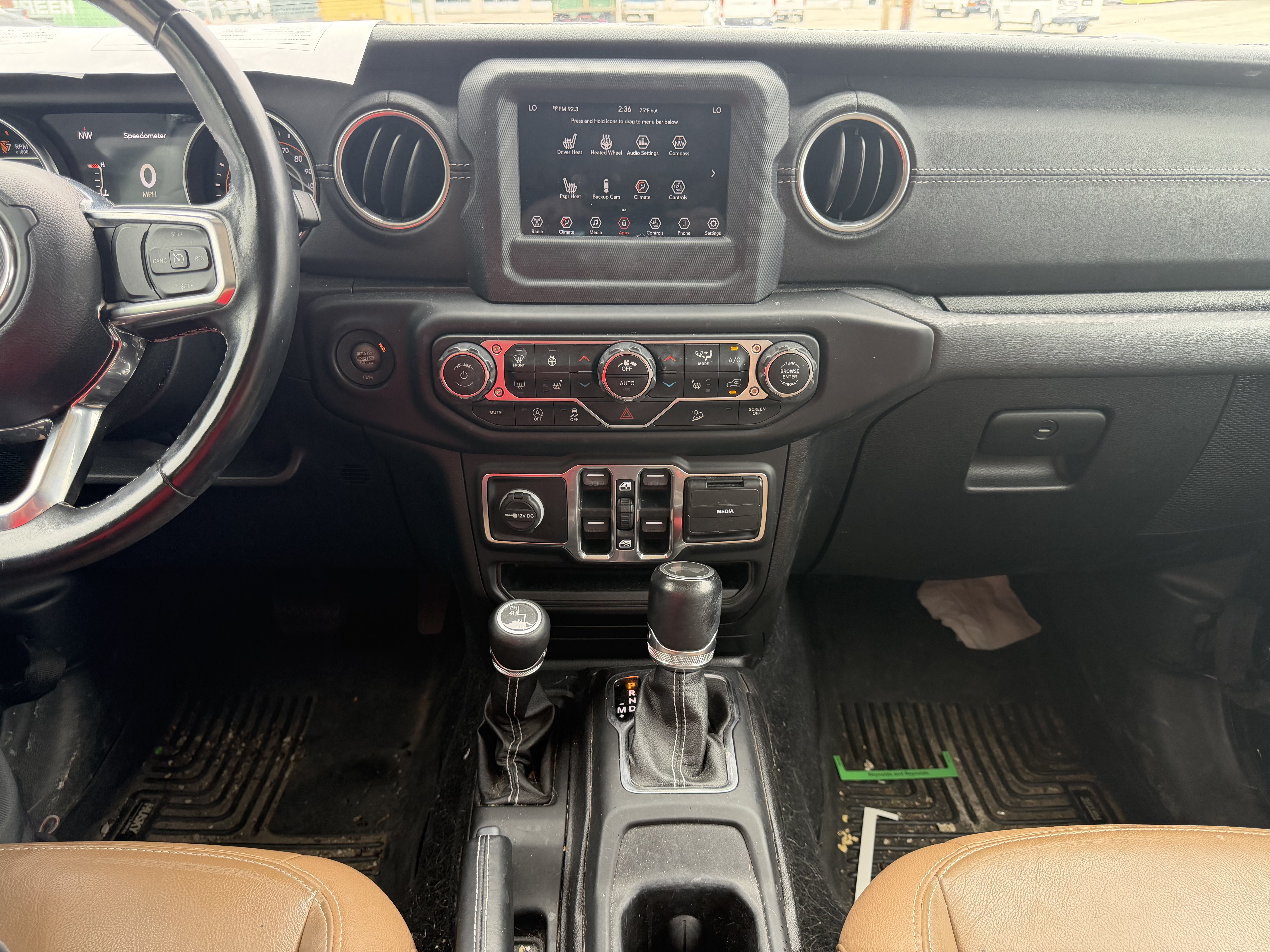 Used 2020 Jeep Wrangler Unlimited Sahara w/ Dual Top Group AWD/4WD image 19