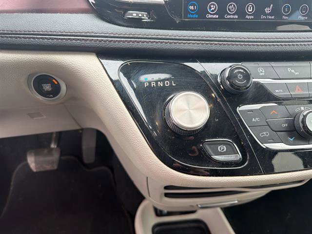 Used 2019 Chrysler Pacifica Limited image 19
