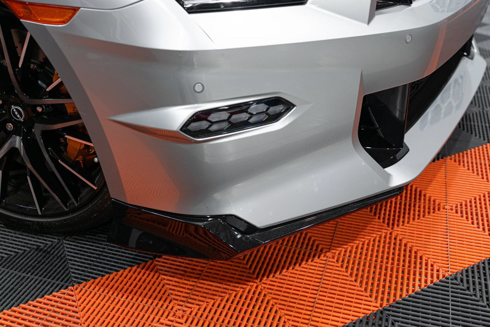 Used 2024 Nissan GT-R Premium w/ Floor Mat Package AWD/4WD image 7
