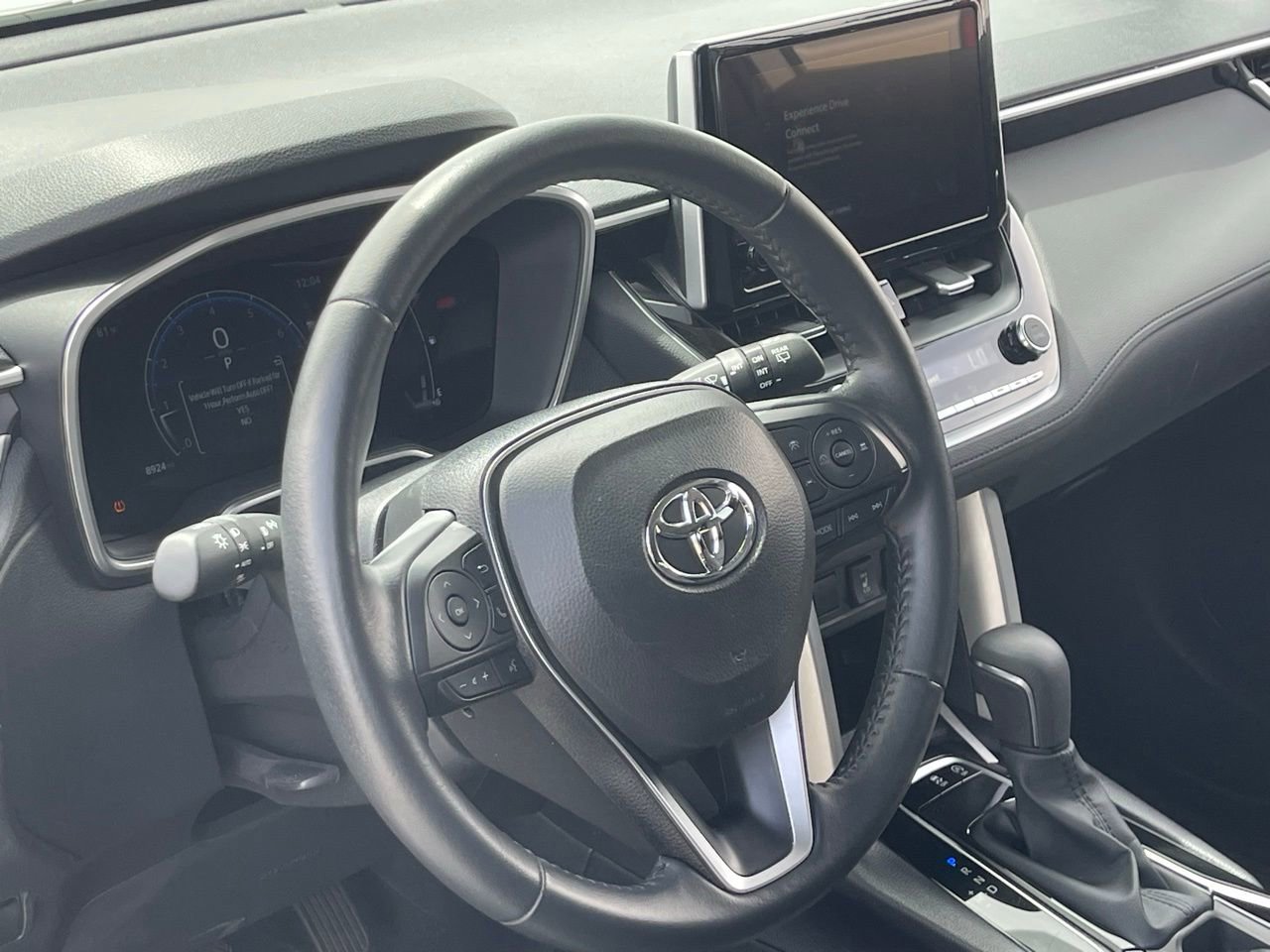 Used 2024 Toyota Corolla Cross XLE w/ Convenience Package image 8