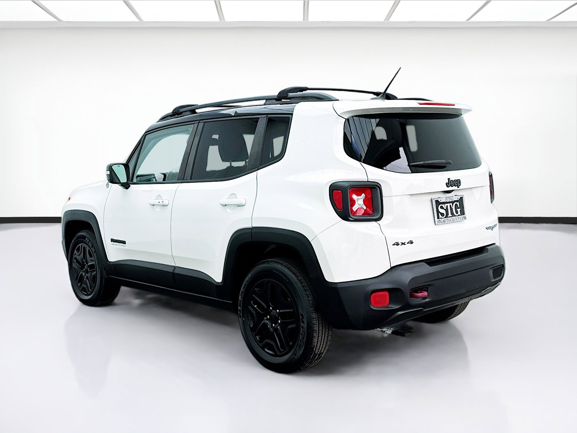 Used 2017 Jeep Renegade Trailhawk image 6