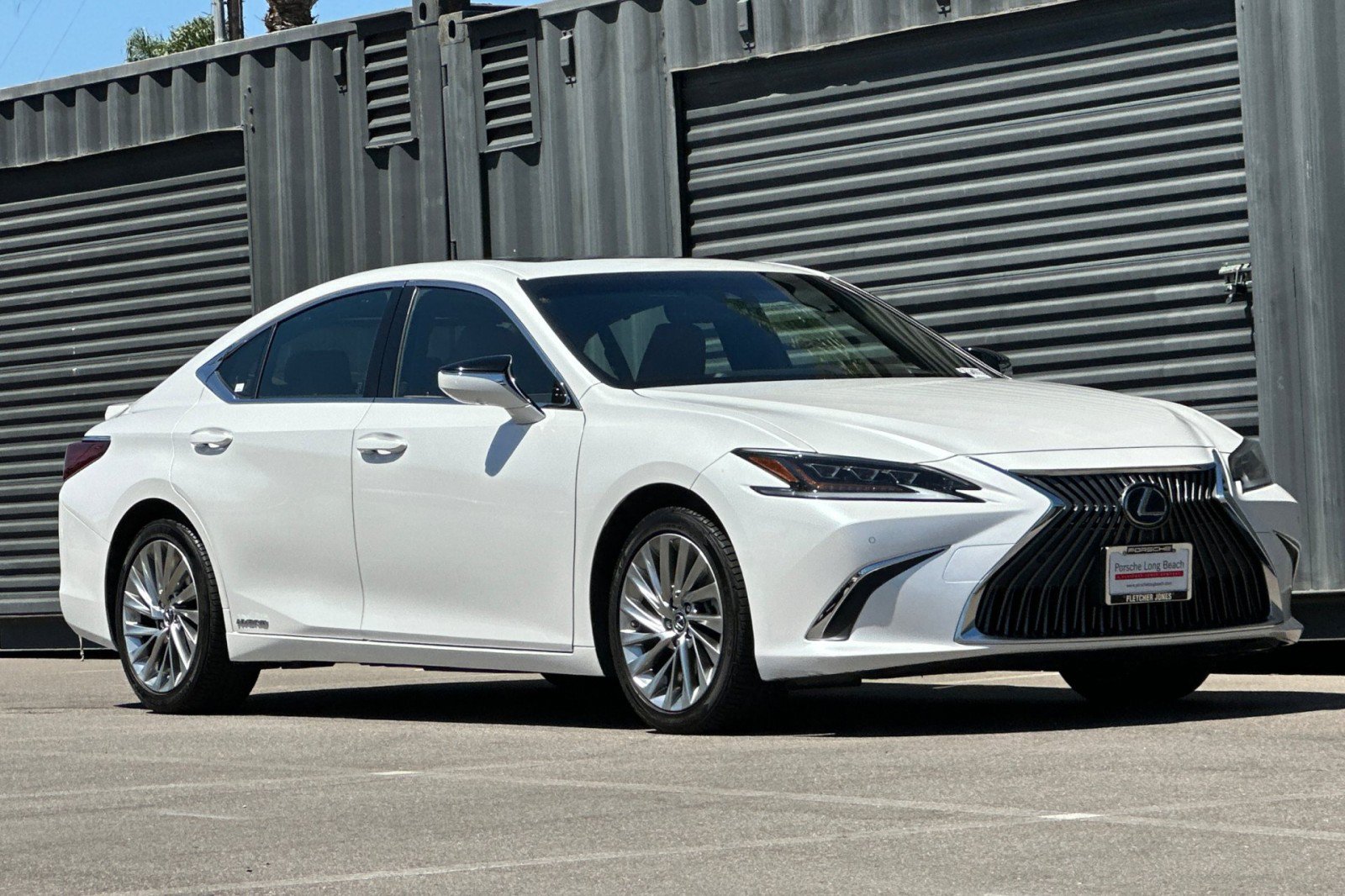 Used 2019 Lexus ES 300h Ultra Luxury w/ Accessory Package 2 FWD image 10