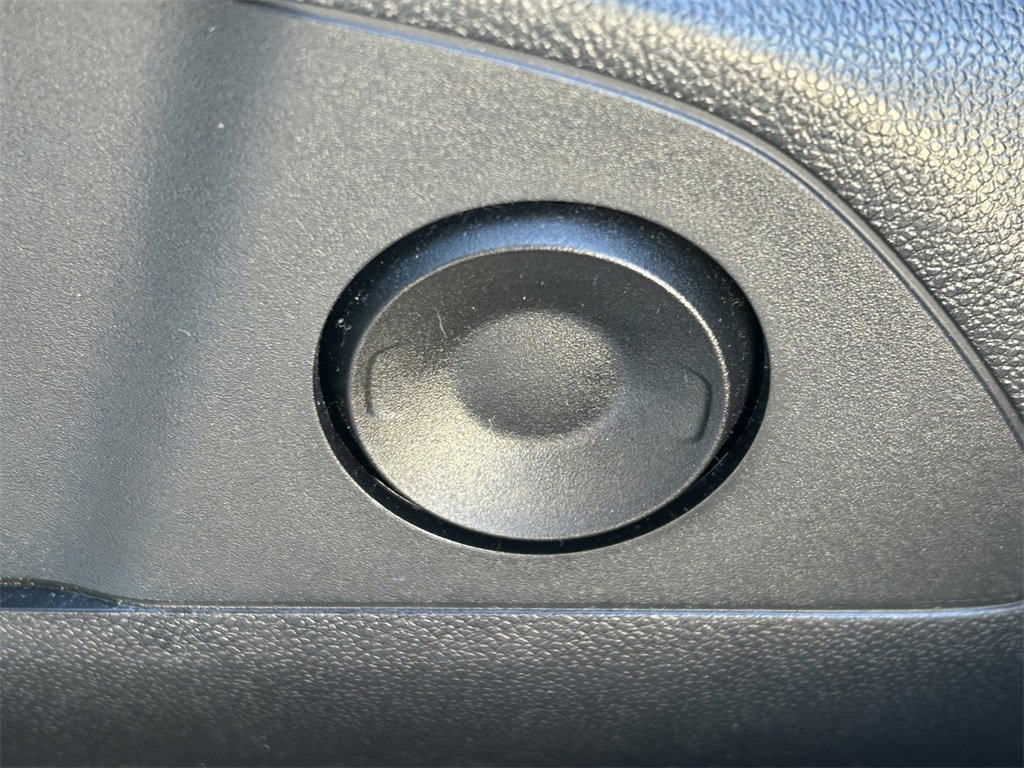 Used 2025 Chevrolet Traverse LT image 27