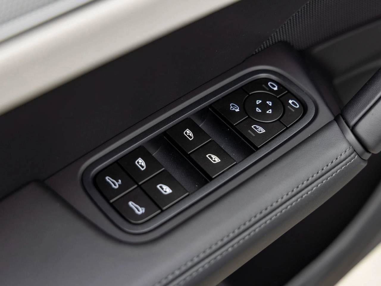 New 2026 Porsche Cayenne Coupe image 54