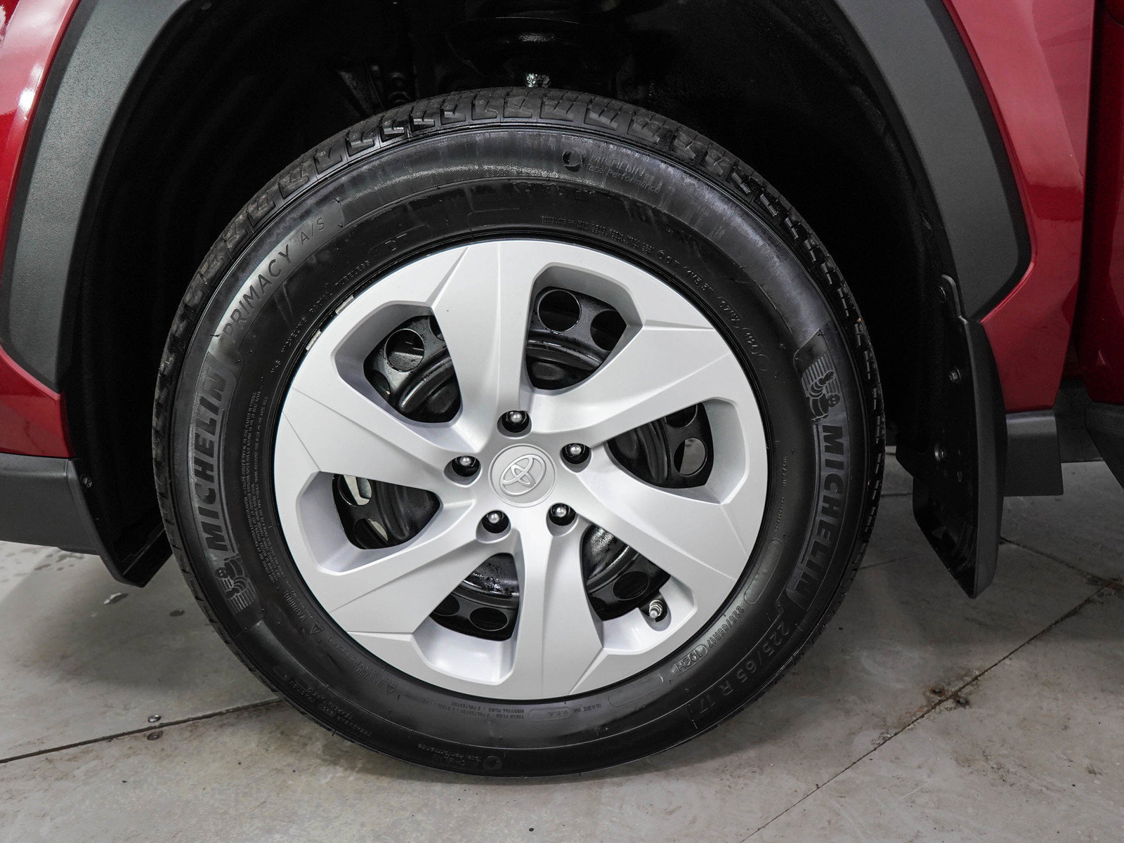 Used 2024 Toyota RAV4 LE AWD/4WD image 27
