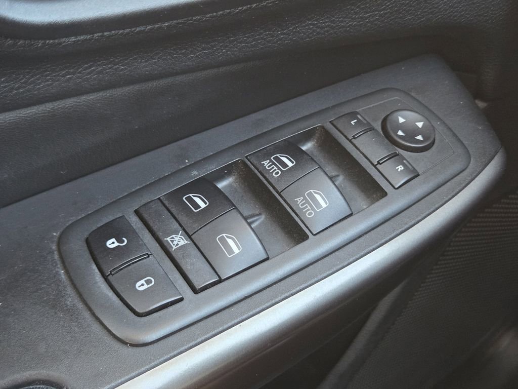 Used 2020 Jeep Cherokee Latitude Plus image 33