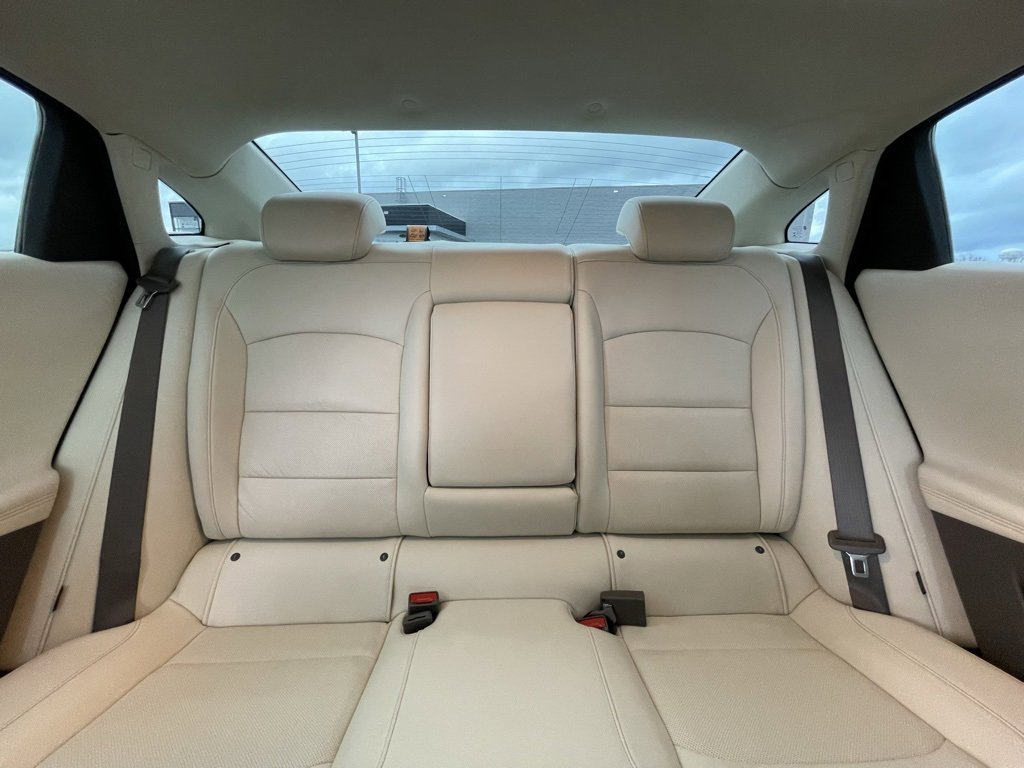 Used 2021 Chevrolet Malibu Premier image 29