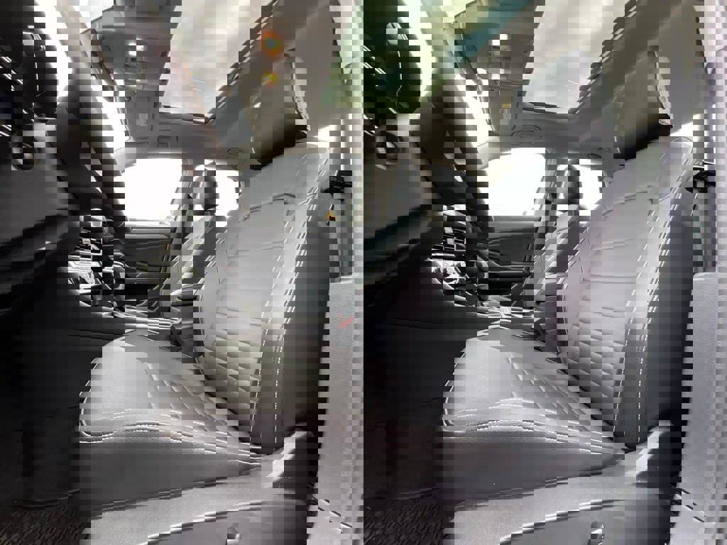 Certified 2023 Volkswagen Jetta SE w/ Panoramic Sunroof Package image 11