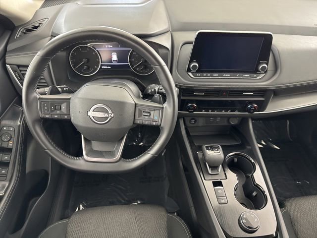 Used 2025 Nissan Rogue SV AWD/4WD image 27
