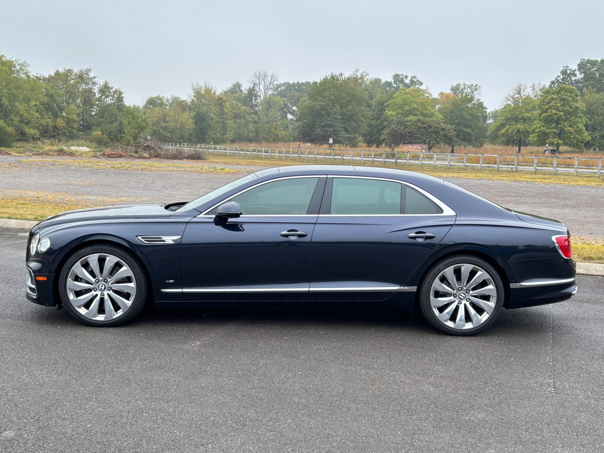 Used 2021 Bentley Flying Spur V8 AWD/4WD image 7