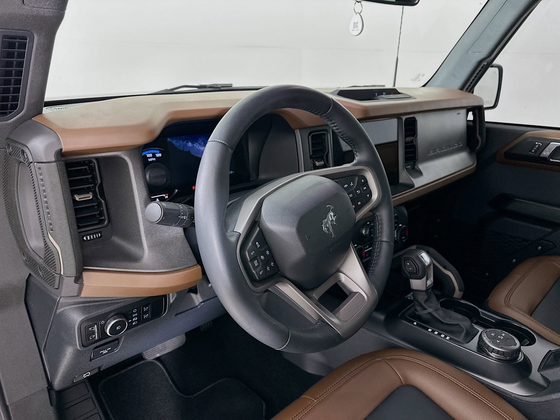Used 2024 Ford Bronco Outer Banks AWD/4WD image 10