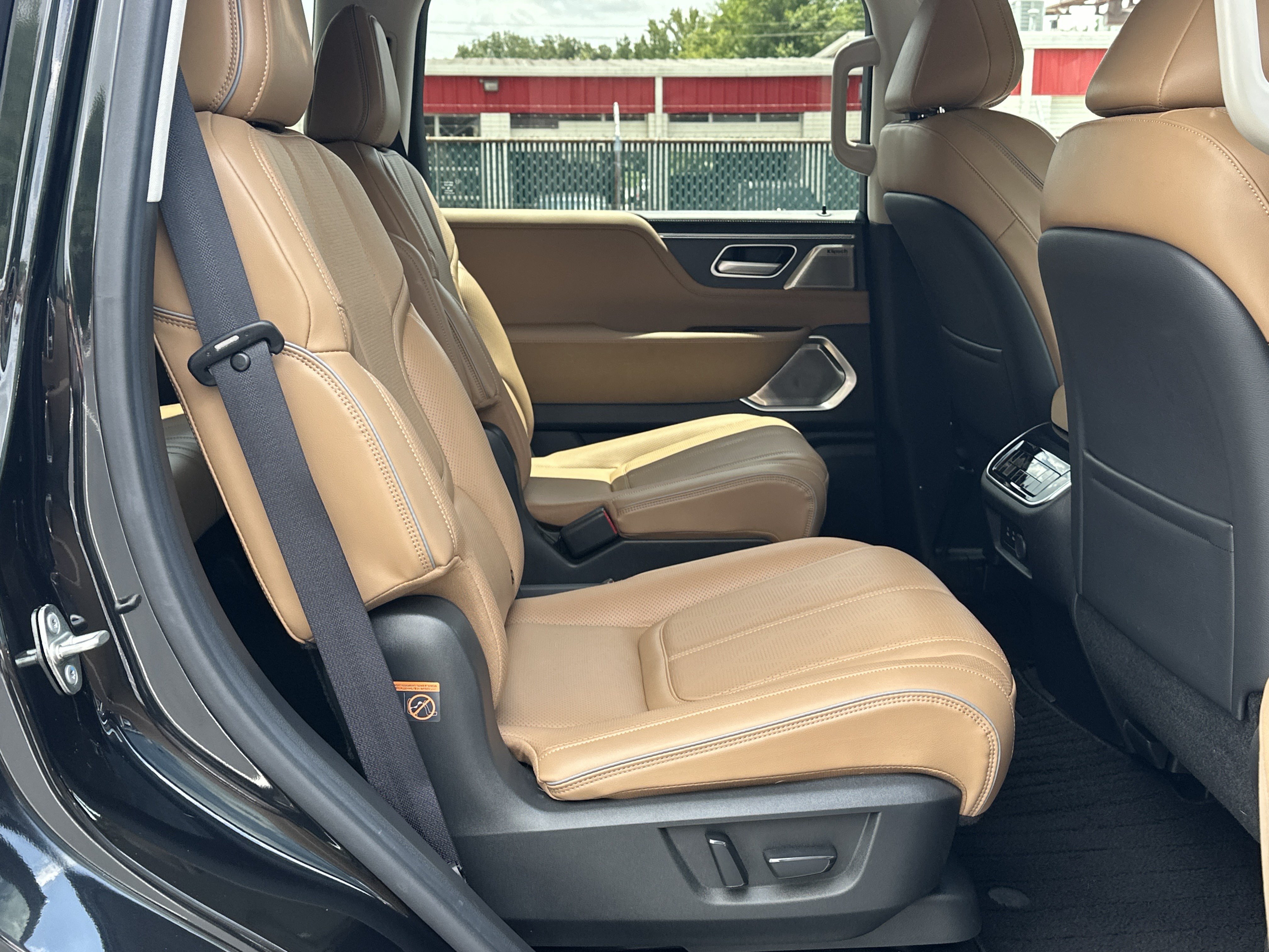 Used 2025 INFINITI QX80 Sensory AWD/4WD image 13