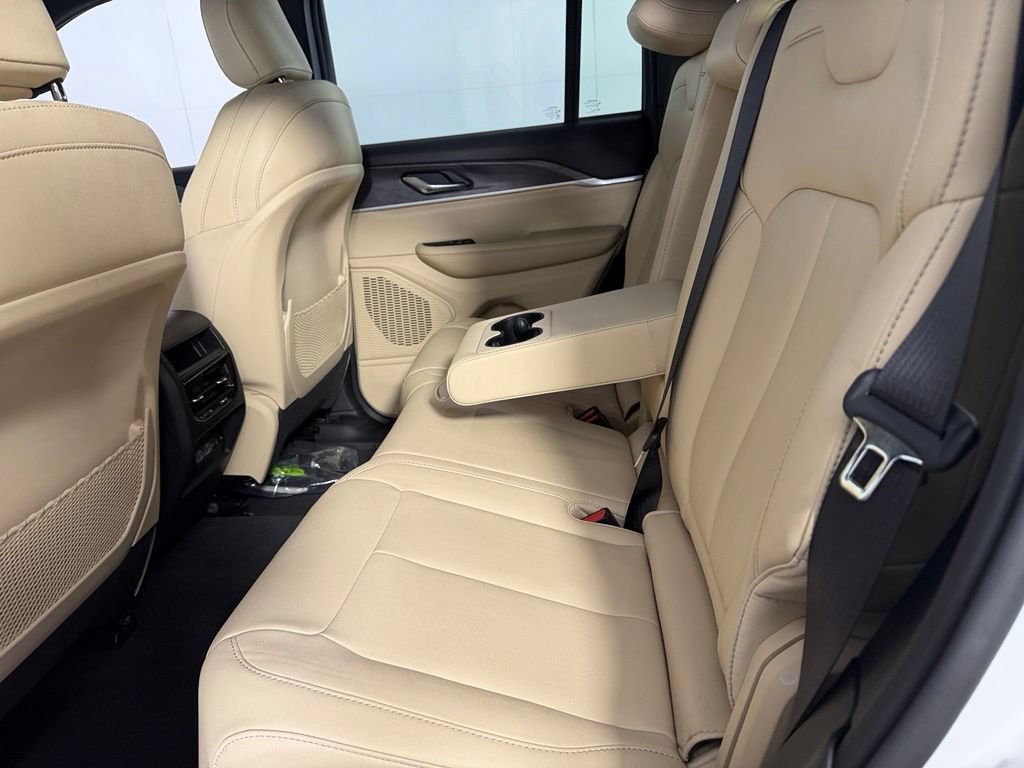 Certified 2024 Jeep Grand Cherokee Limited RWD image 26