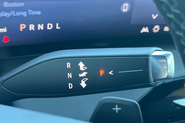 Used 2025 Buick Enclave Sport Touring image 29