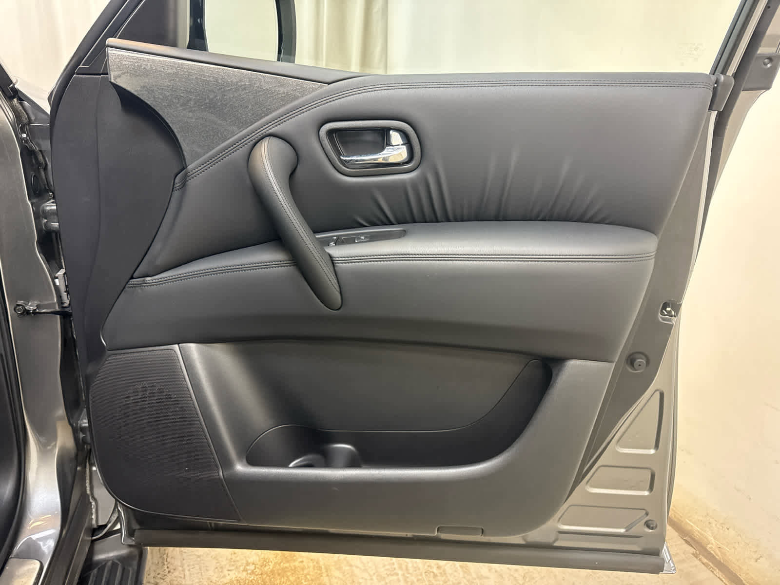 Certified 2024 Nissan Armada SL w/ Midnight Edition Package image 25