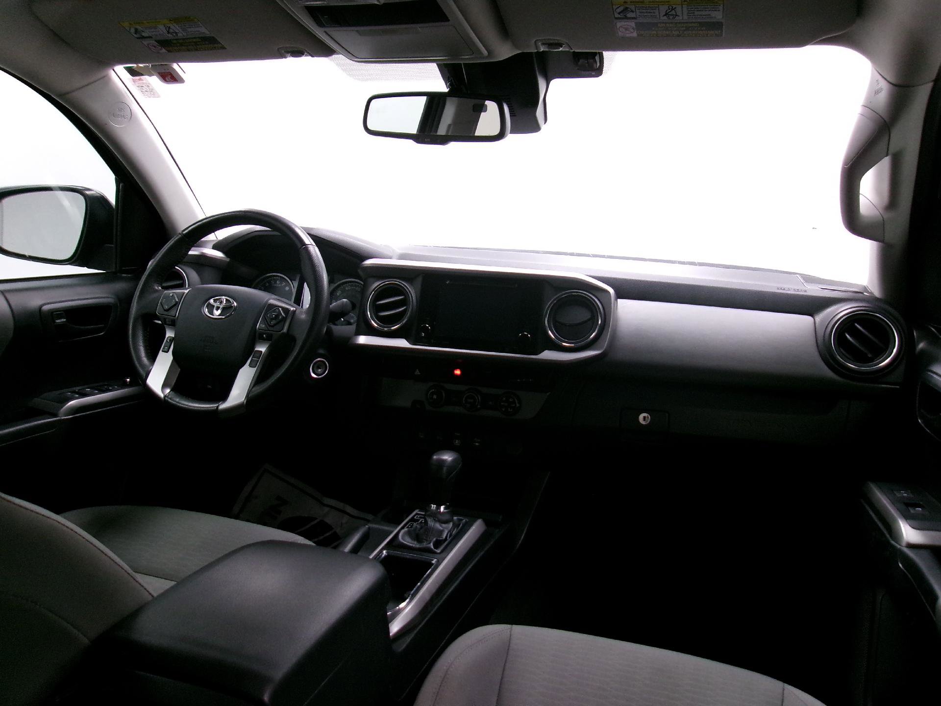 Used 2018 Toyota Tacoma SR5 image 3