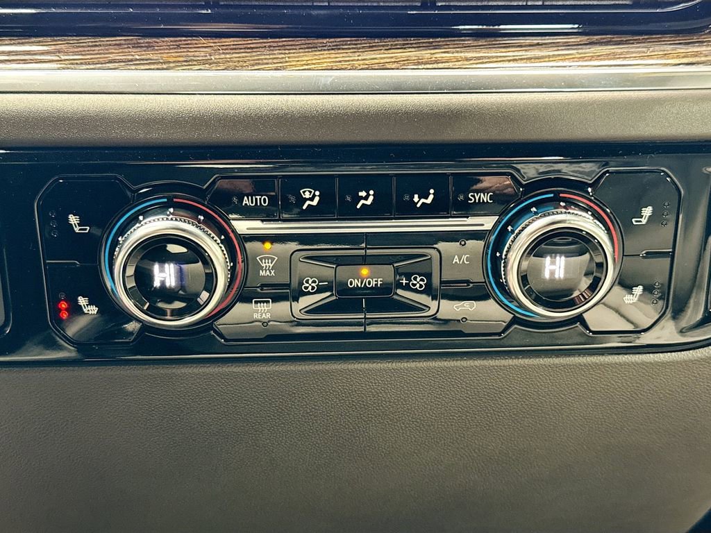 New 2026 GMC Sierra 1500 SLE w/ Preferred Package image 16