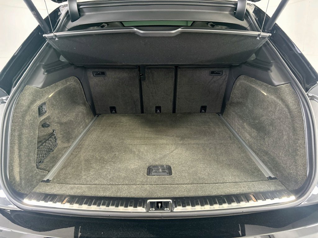 Certified 2022 Bentley Bentayga AWD/4WD image 27