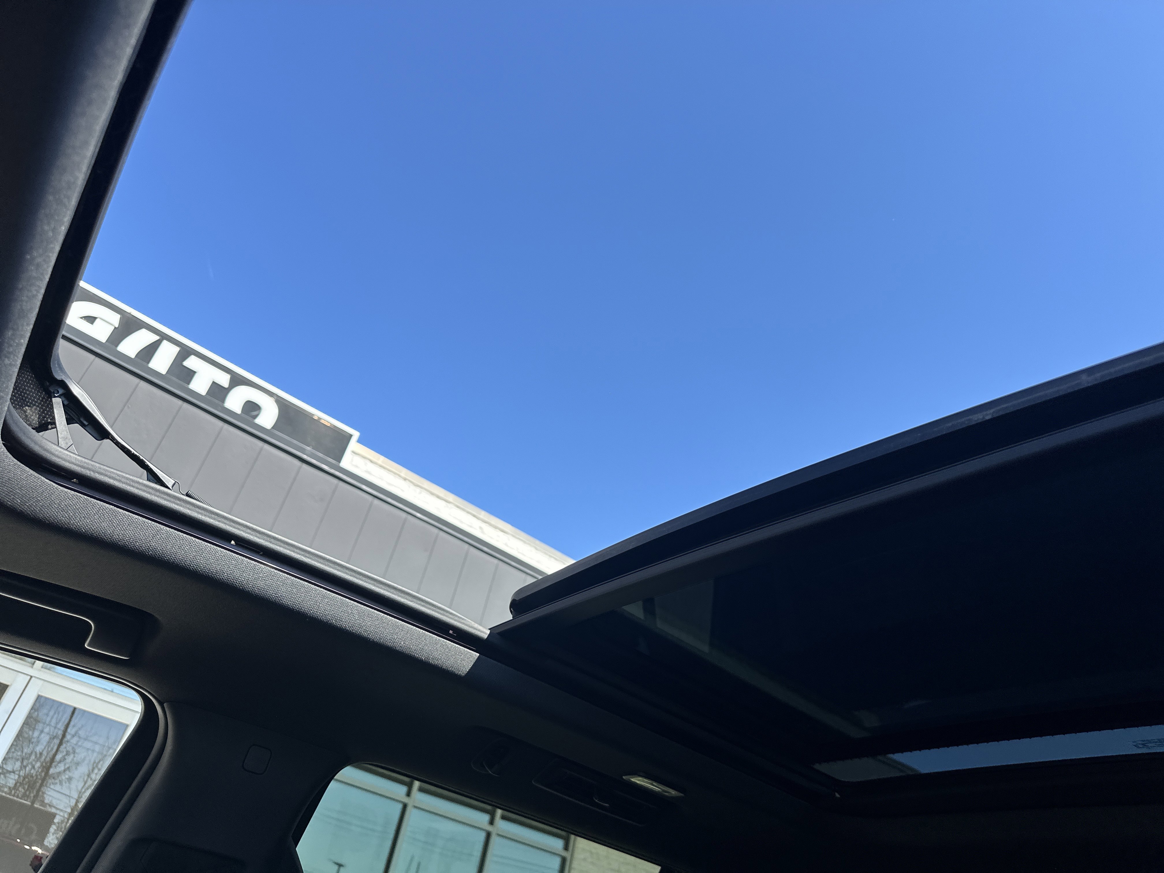 Used 2022 GMC Yukon AT4 AWD/4WD image 15