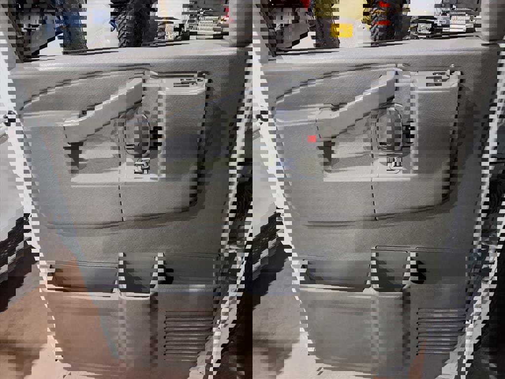 Used 2023 GMC Savana 2500 w/ Driver Convenience Package image 10