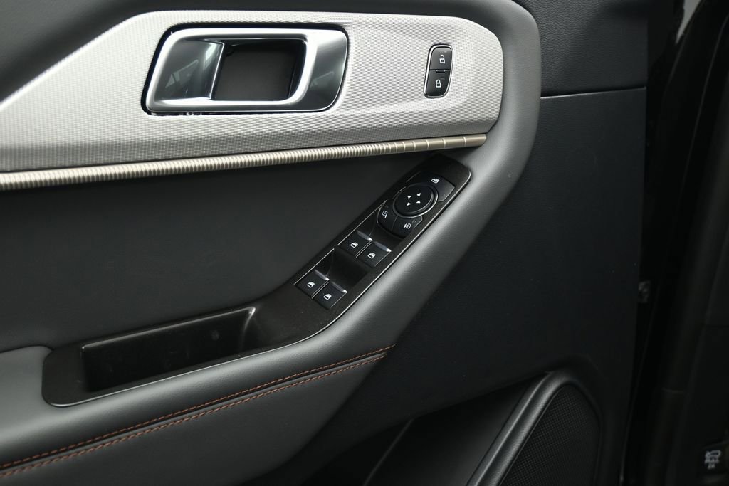 New 2026 Ford Explorer Active RWD image 9