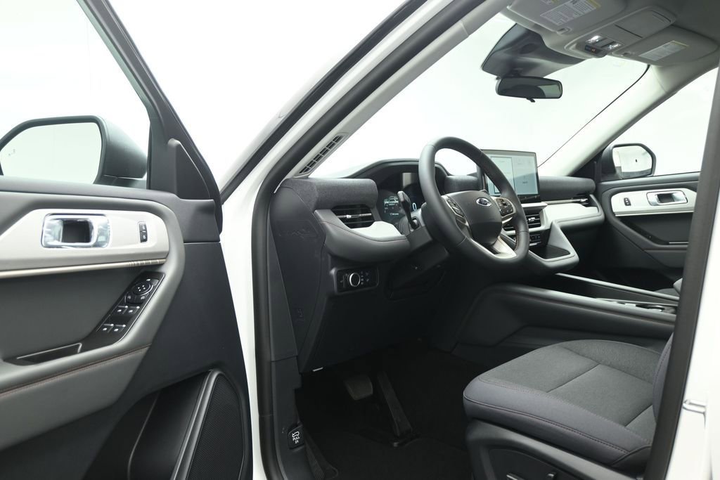 New 2026 Ford Explorer Active image 8