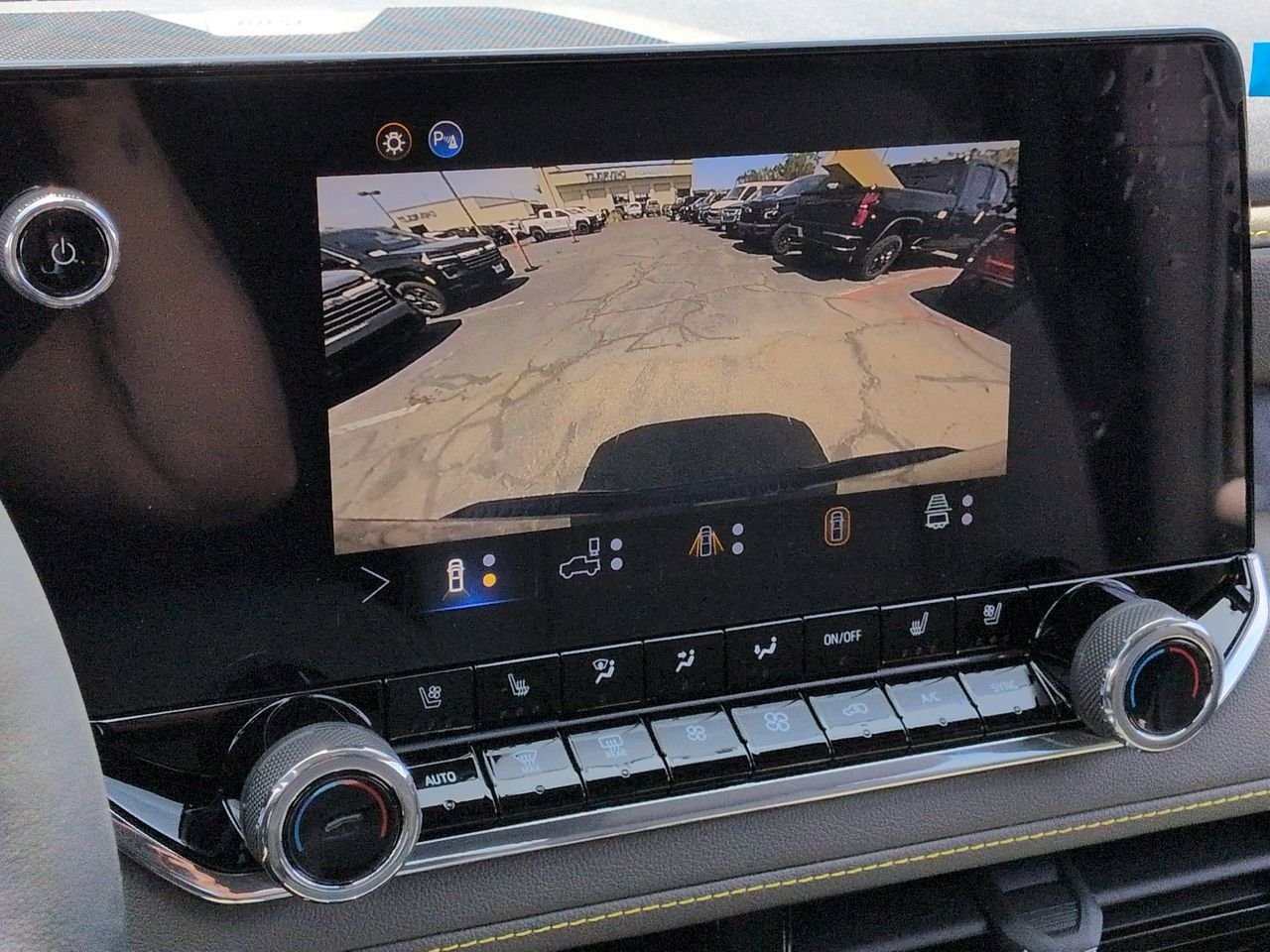 New 2026 Chevrolet Colorado ZR2 w/ Technology Package AWD/4WD image 15
