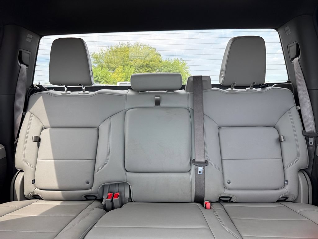 Used 2025 GMC Sierra 1500 SLT AWD/4WD image 42