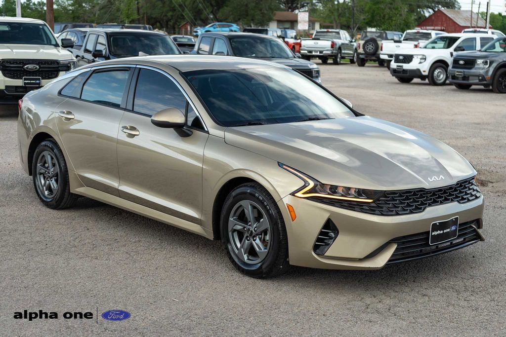 Used 2022 Kia K5 LXS FWD image 3