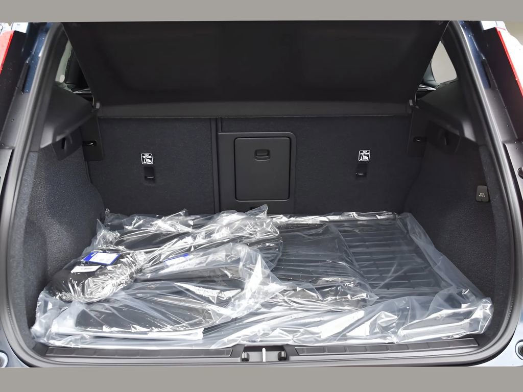 New 2026 Volvo XC40 B5 Plus w/ Protection Package Premier image 25