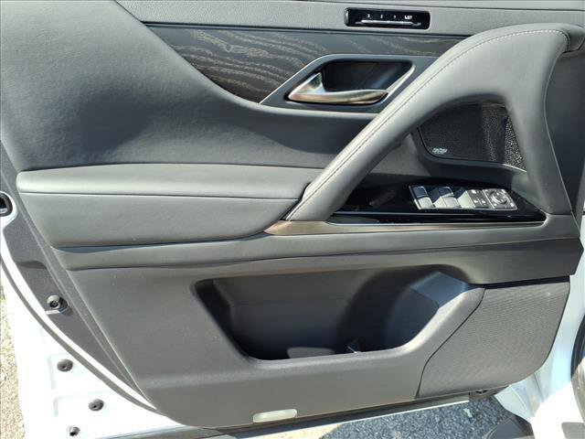 Certified 2022 Lexus LX 600 4WD w/ Luxury Package image 12