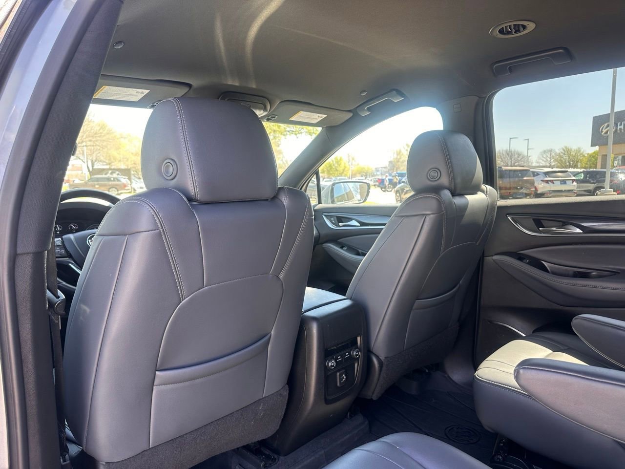 Used 2023 Buick Enclave Essence w/ Sport Touring Edition image 17