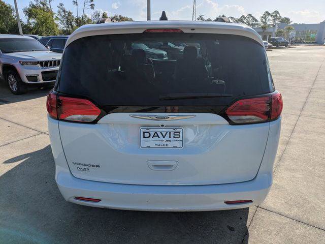 Certified 2021 Chrysler Voyager Lxi FWD image 5