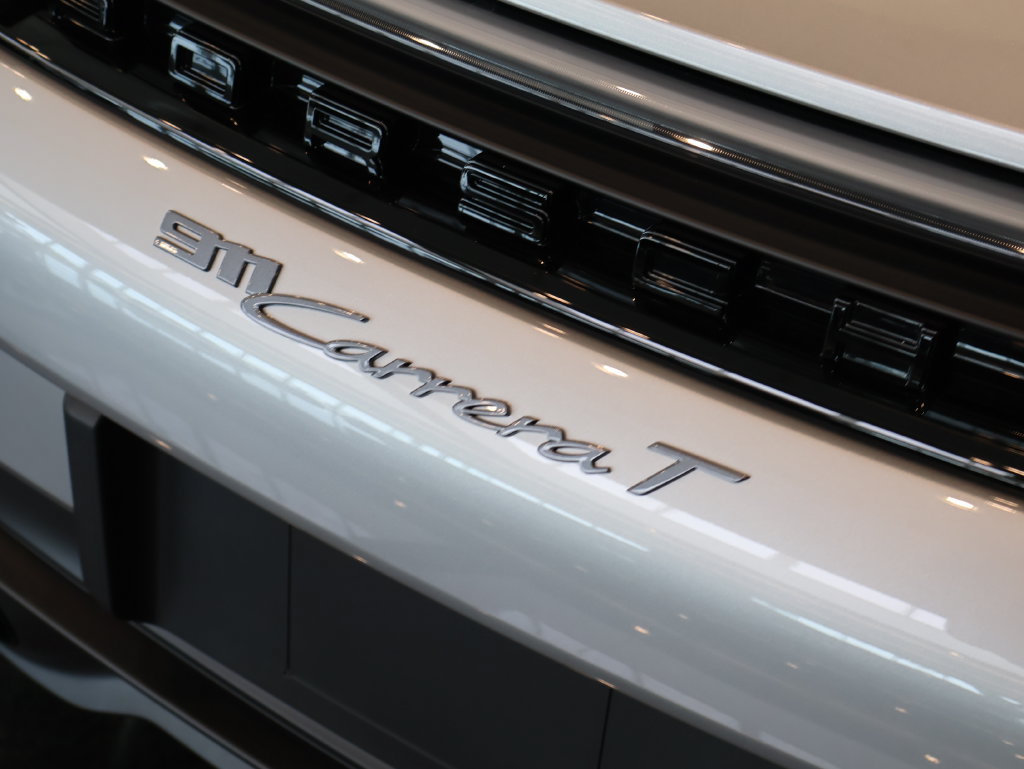 Used 2026 Porsche 911 Carrera RWD image 8