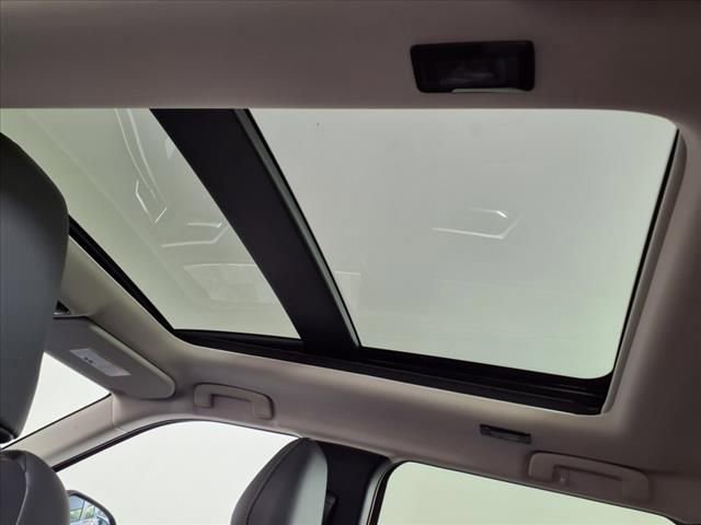 Used 2025 Mitsubishi Outlander SE image 14