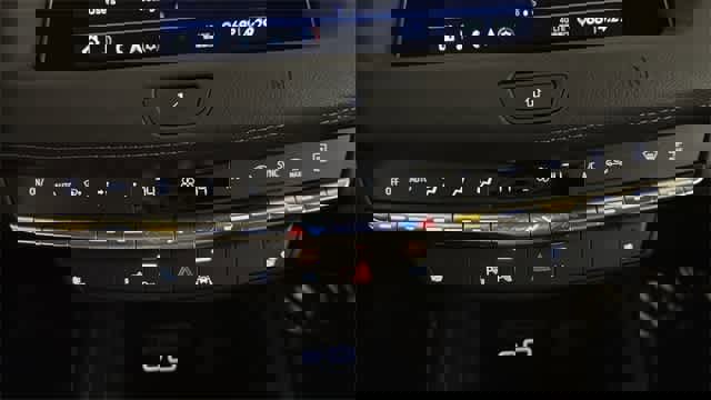 Used 2019 Cadillac XT4 Premium Luxury w/ Technology Package image 21