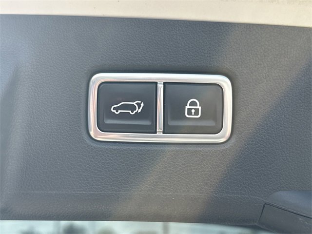 Used 2022 Kia Sorento EX w/ Panoramic Sunroof Package image 9
