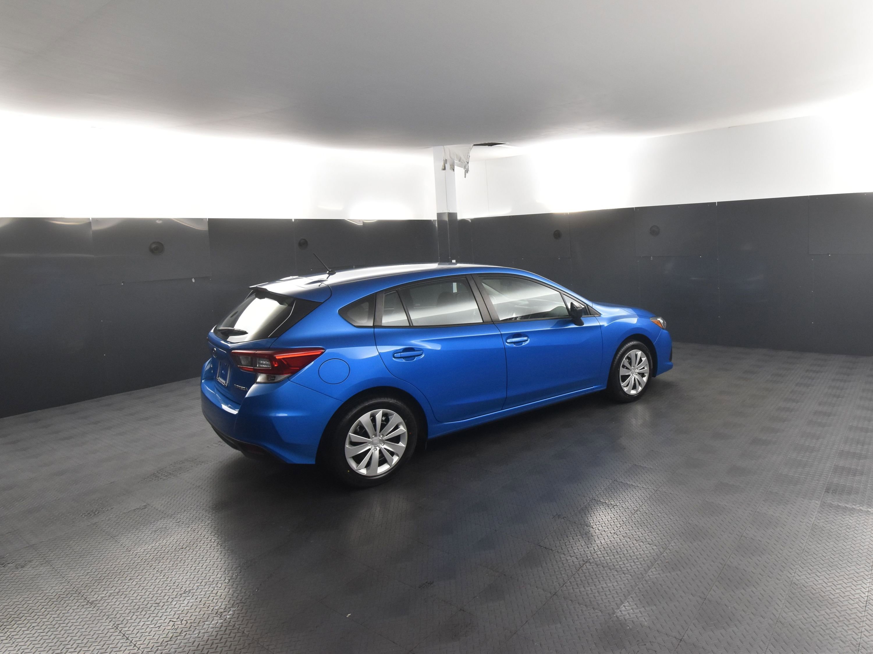 Used 2023 Subaru Impreza 2.0i image 2