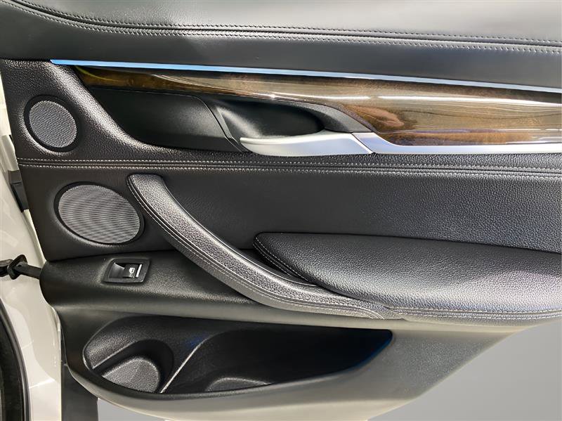 Used 2019 BMW X6 xDrive50i w/ Executive Package image 28