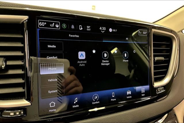 Used 2024 Chrysler Pacifica Touring-L image 37