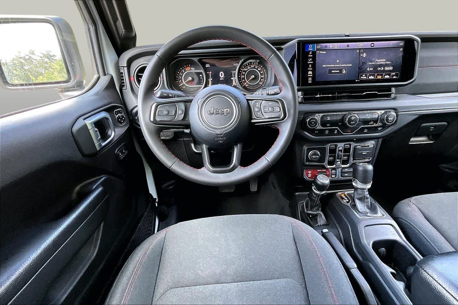 Used 2025 Jeep Wrangler Unlimited Rubicon AWD/4WD image 6