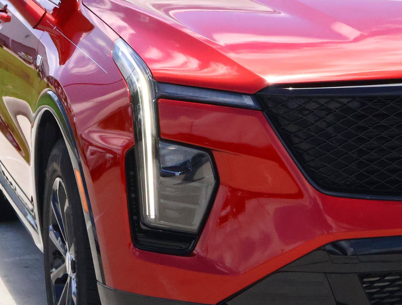 Used 2024 Cadillac XT4 Sport w/ Cold Weather Package FWD image 9