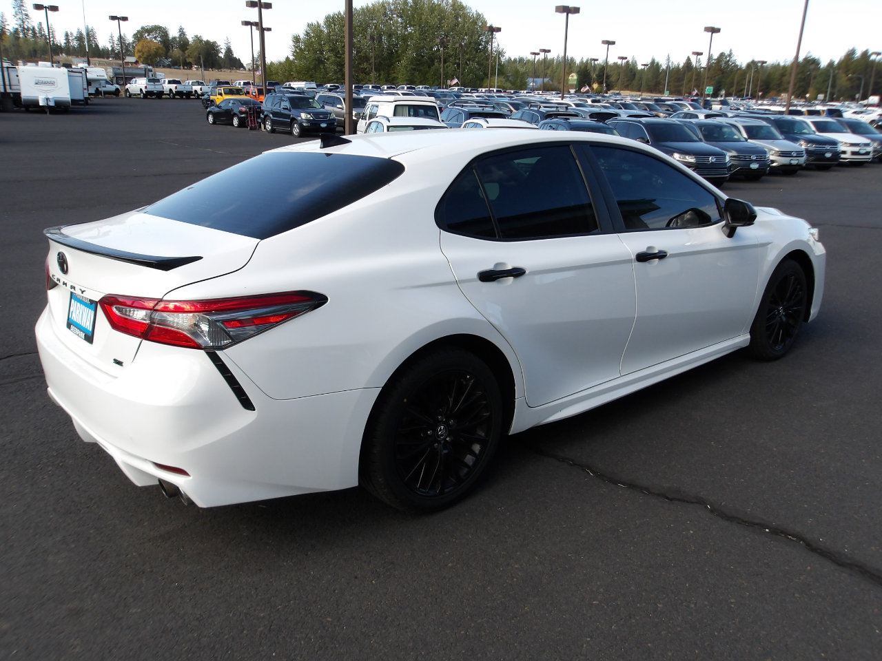 Used 2019 Toyota Camry SE image 5