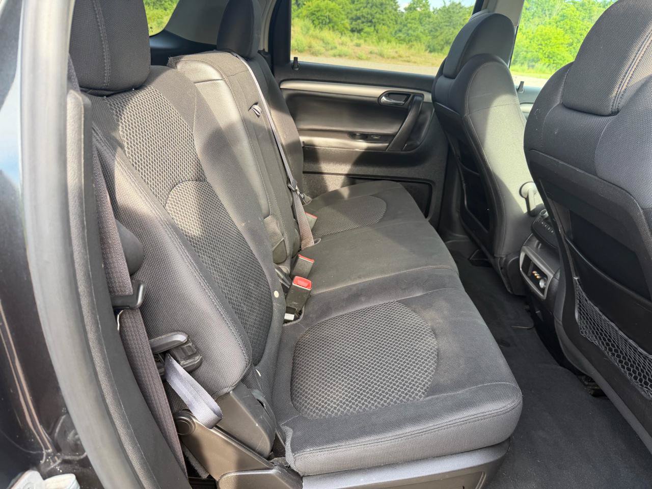 Used 2007 Saturn Outlook XE w/ Advanced Audio Pkg FWD image 24