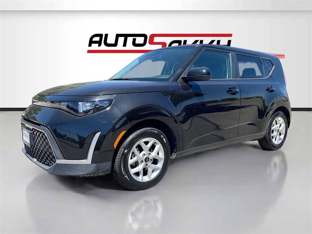 Used 2023 Kia Soul LX w/ LX Technology Package image 3