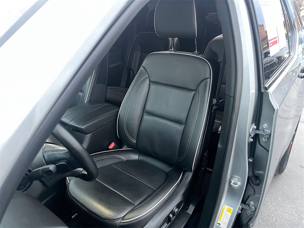 Used 2023 Chevrolet Traverse Premier w/ Redline Edition image 20