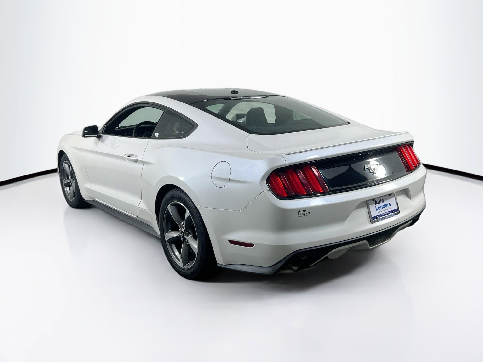 Used 2017 Ford Mustang Premium image 7